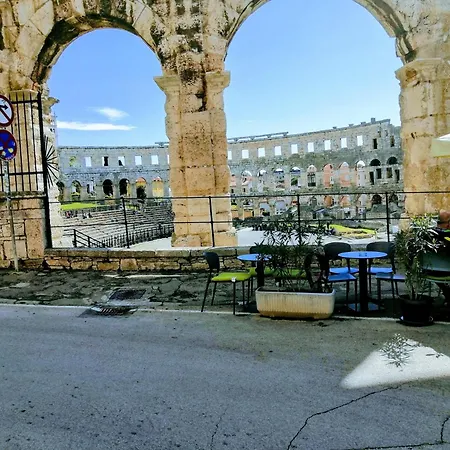 Pula-center Colosseum Daire